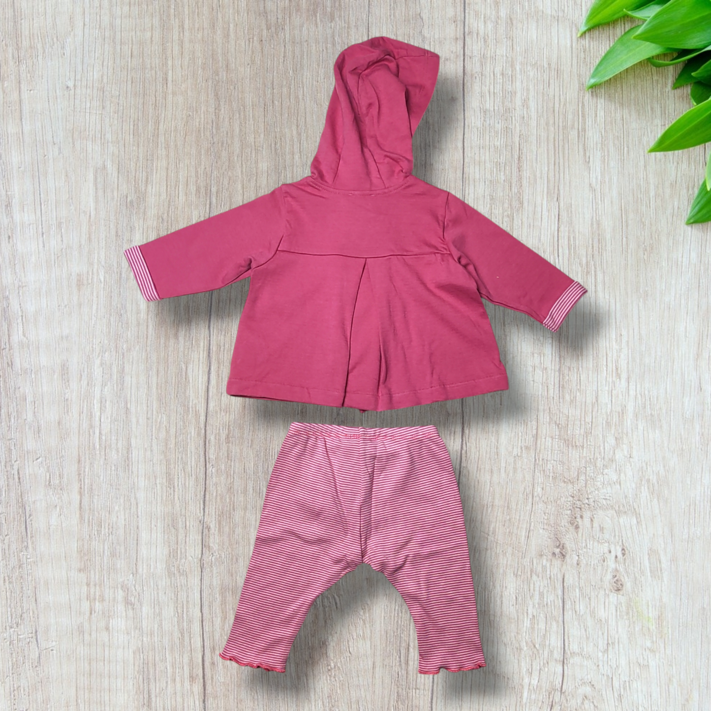 Mismatched Outfit - Benetton