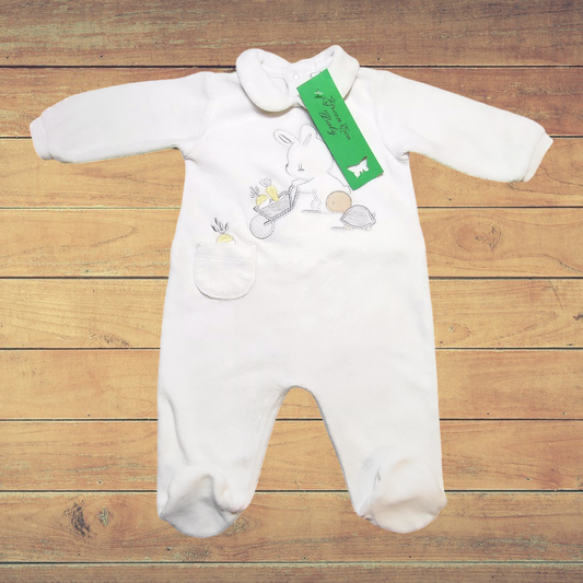 Voller Onesie – Meine erste Babyausstattung